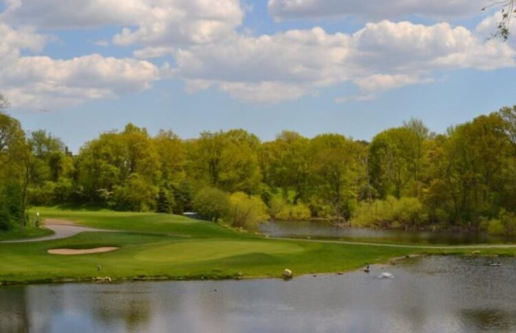 Best Destination Guide: Douglaston Golf Course