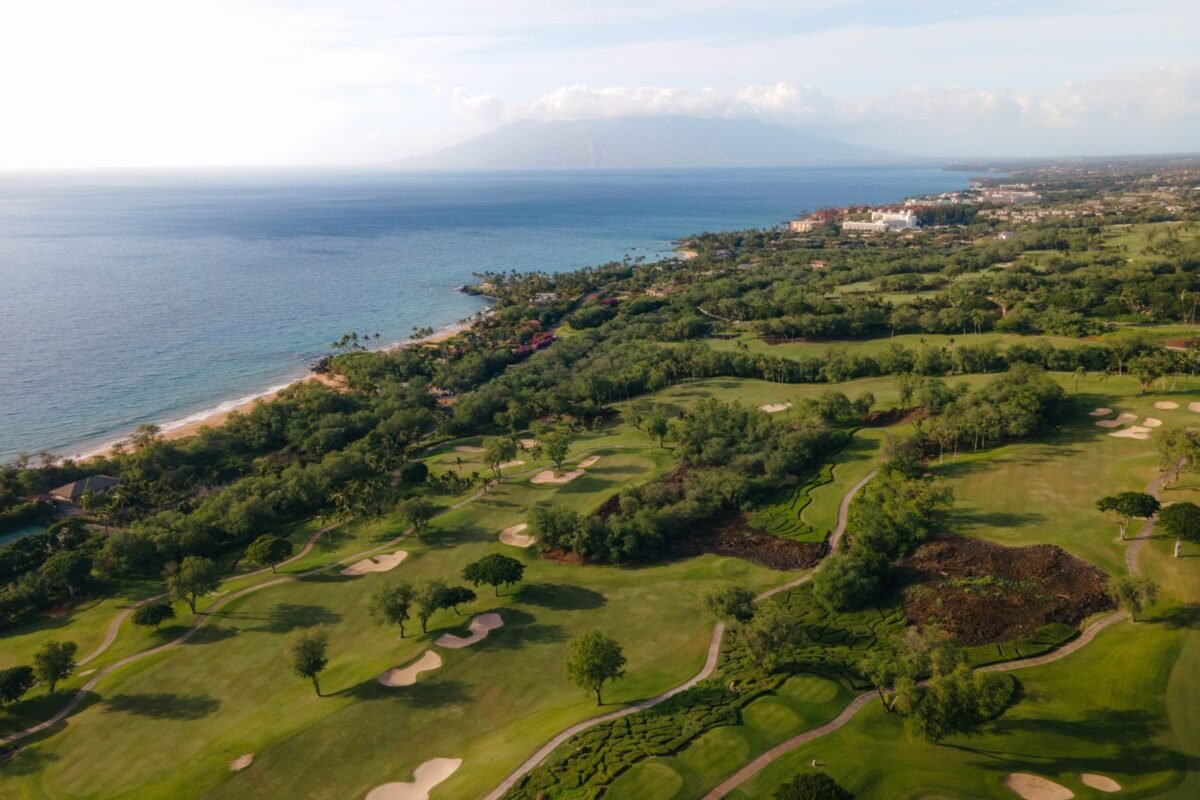 A stretch of open coastline of the kind links courses occupy